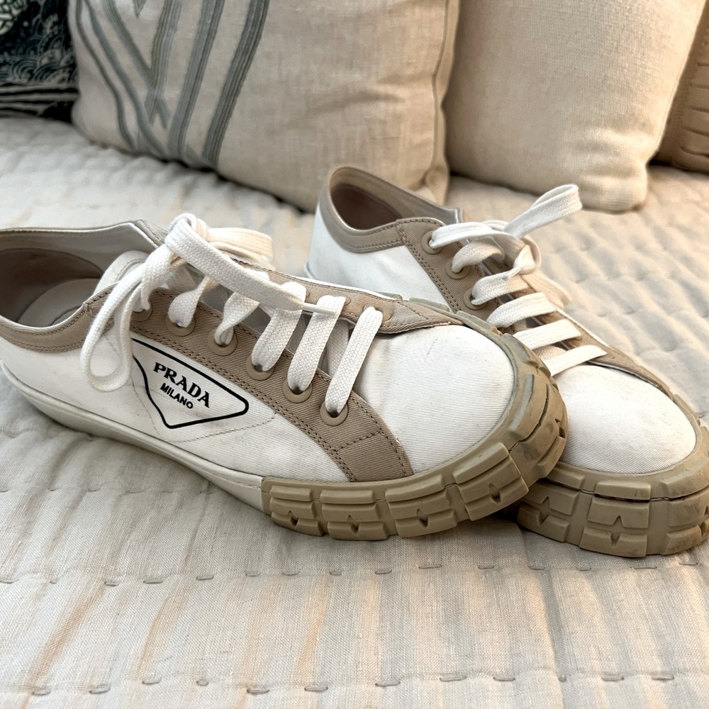Prada logo sneaker size 40.5 EU (10.5 US)